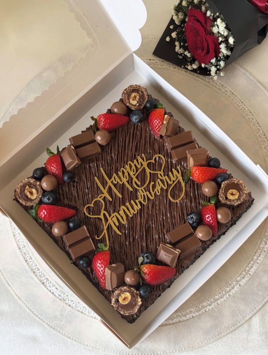 Berry-ful Brownie Cake — Brownie Cakes by Choc & Cherry