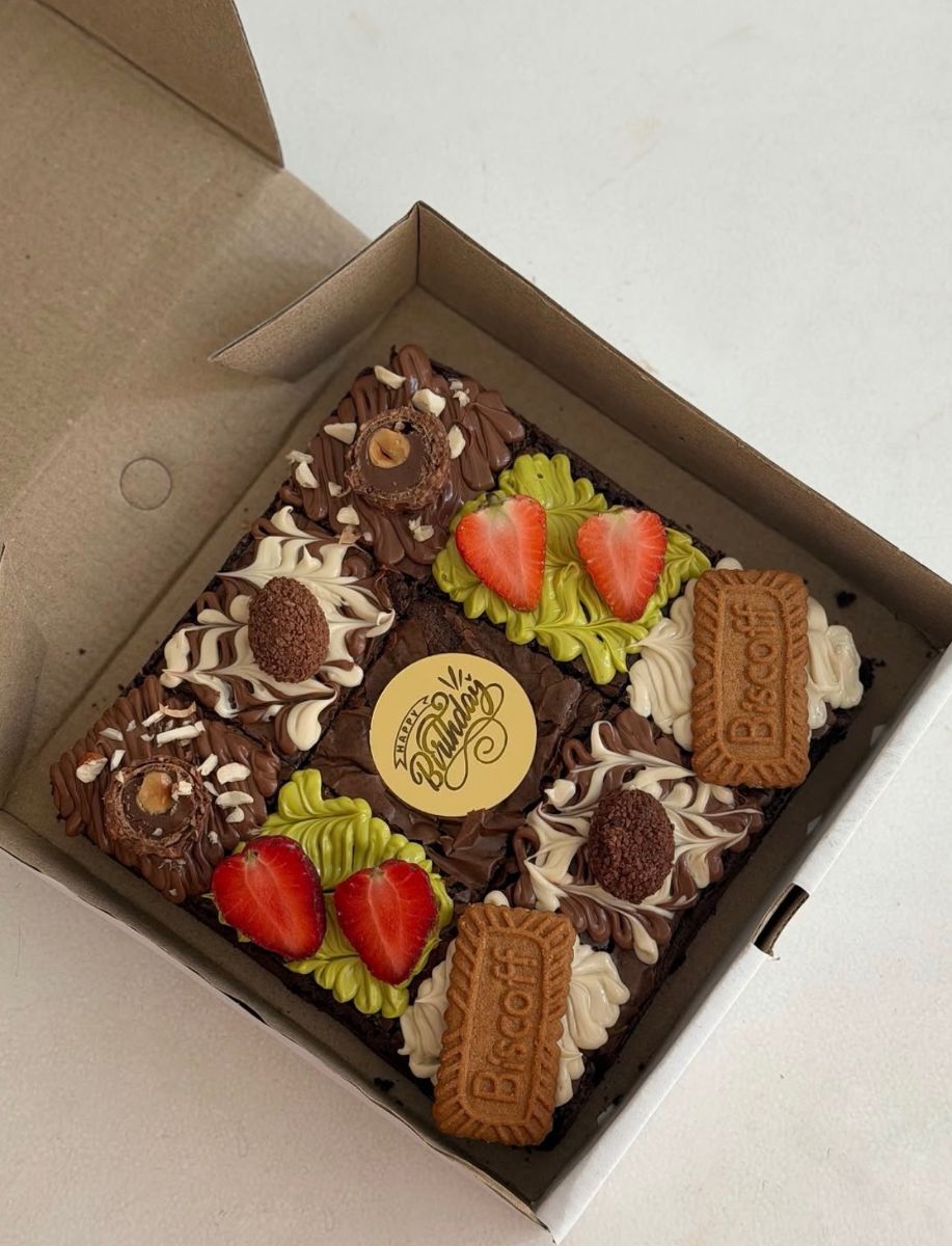 Nine o'Clock Brownie Cake — Brownie Cakes by Choc & Cherry