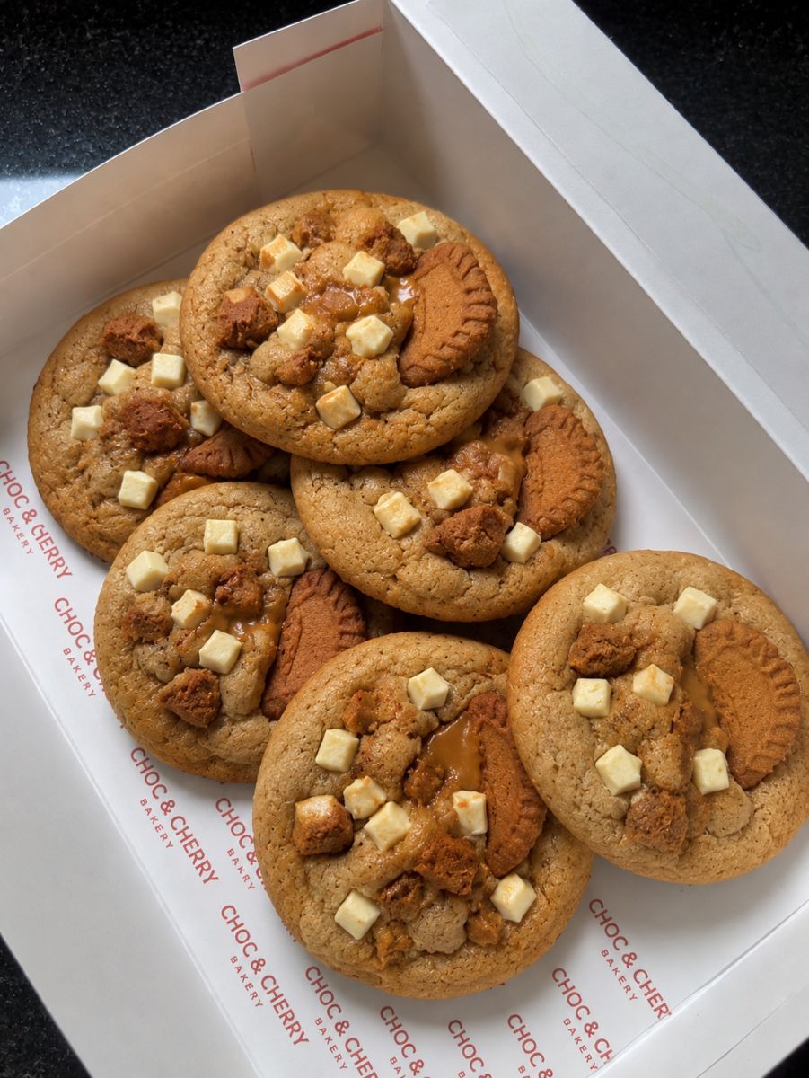 S'mores Biscoff Cookies from Choc & Cherry